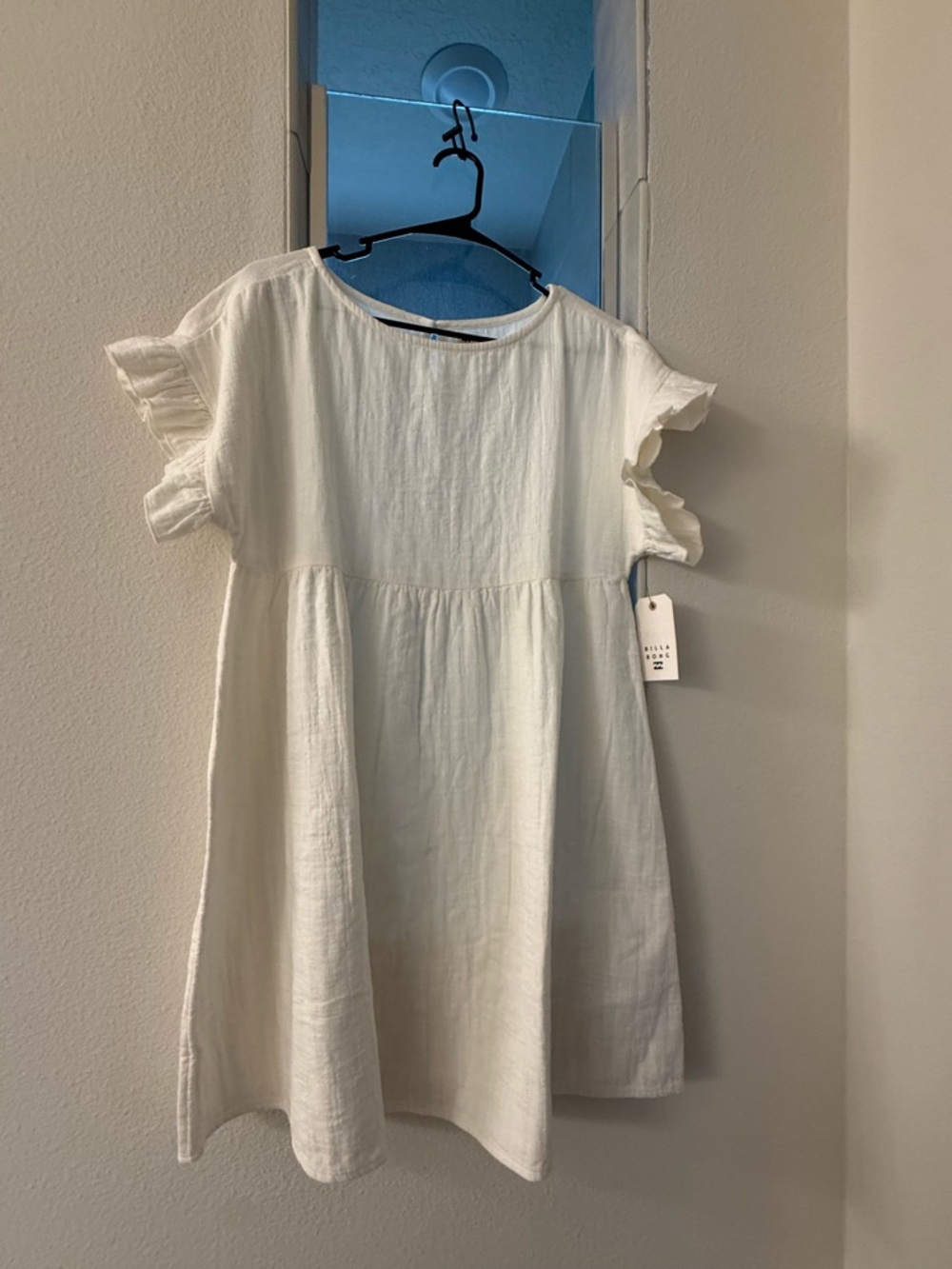 Billabong White Ruffle Sleeve Casual Dress